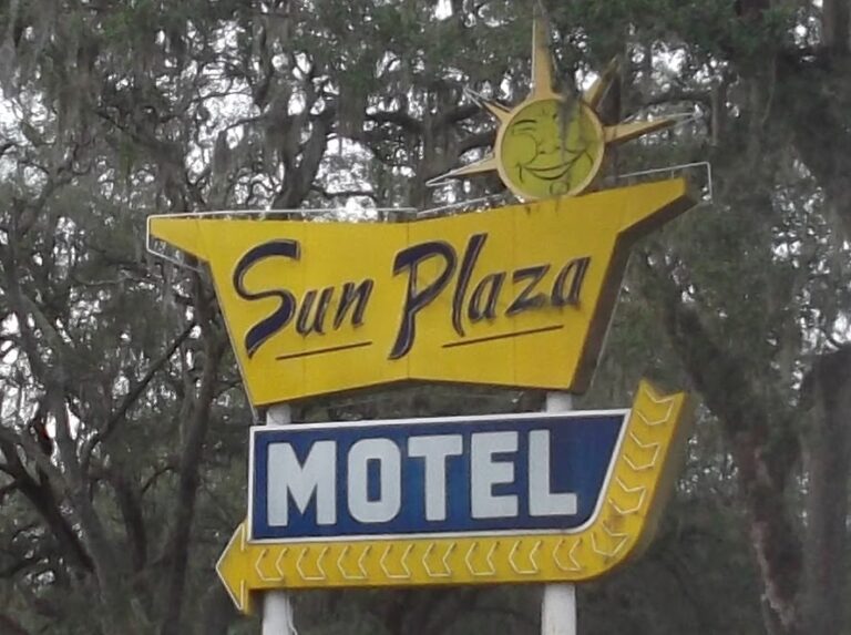 Sun Plaza Motel – Silver Spring Florida